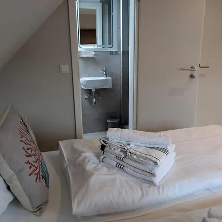 Schmucke Huus, 3 Apartment *