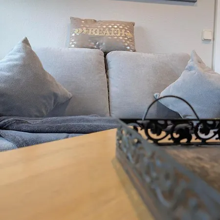 Schmucke Huus, 3 Apartment *